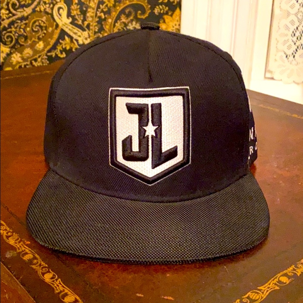 🖤NWOT Justice League Wayne Aerospace Black Cap